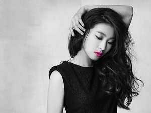 安卓美女 靓女 模特 漂亮 性感 可爱 倾心 靓丽手机壁纸