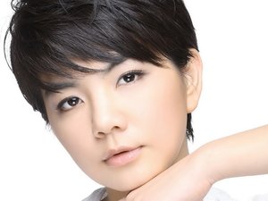 安卓港台 女明星 SHE Ella 陈嘉桦手机壁纸