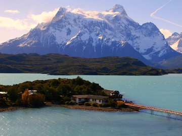 风景 雪山 湖泊