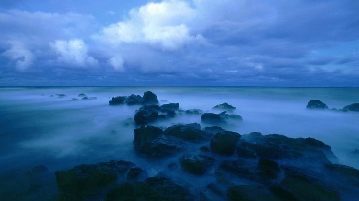 夜晚 湖面 高空 风景 风光 美景 旅游 自然 寂静 蓝色