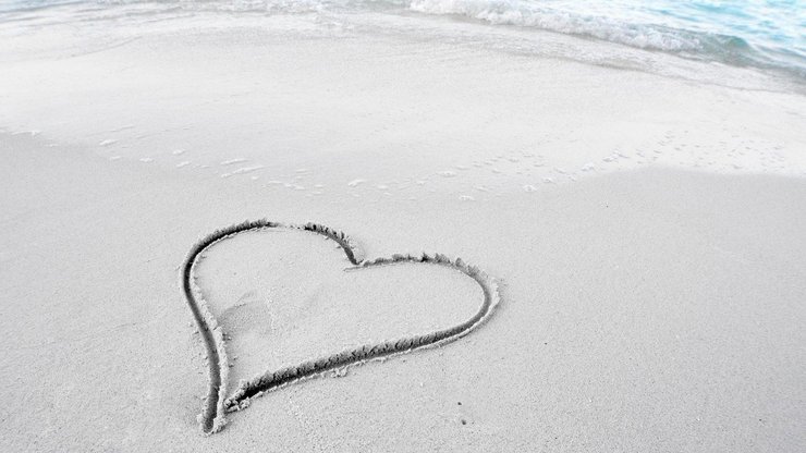 爱情美图 唯美温馨 爱心沙滩