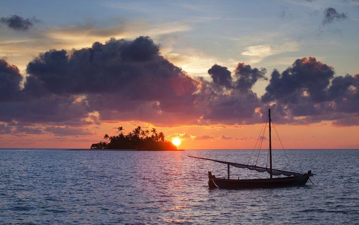 安卓手机风景 大海 夏天 凤凰 全景 帆船 落日余晖高清壁纸