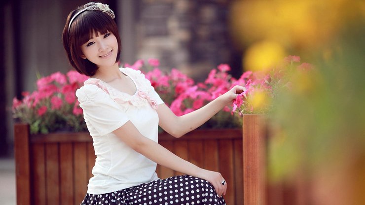 安卓手机动人 美女 可爱 诱惑 迷人 电眼 触电高清壁纸